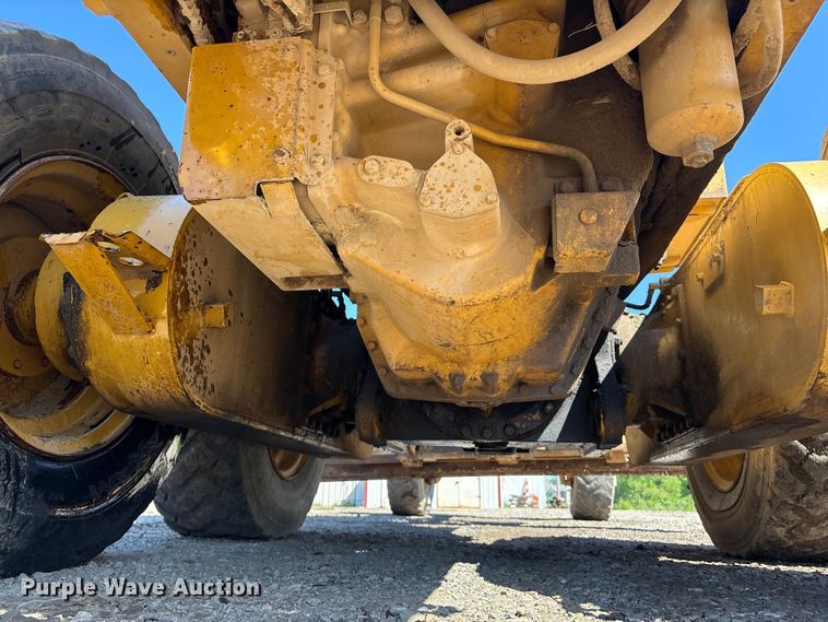 image for item EV2973 1999 Caterpillar 140H motor grader