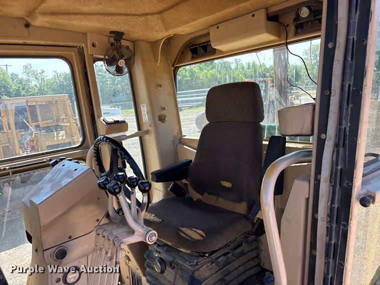 image for item EV2973 1999 Caterpillar 140H motor grader