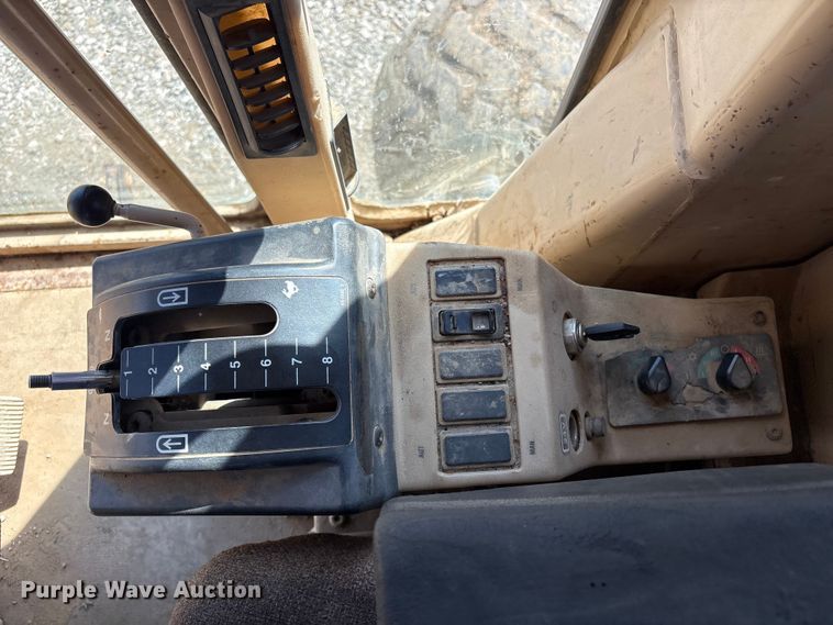image for item EV2973 1999 Caterpillar 140H motor grader