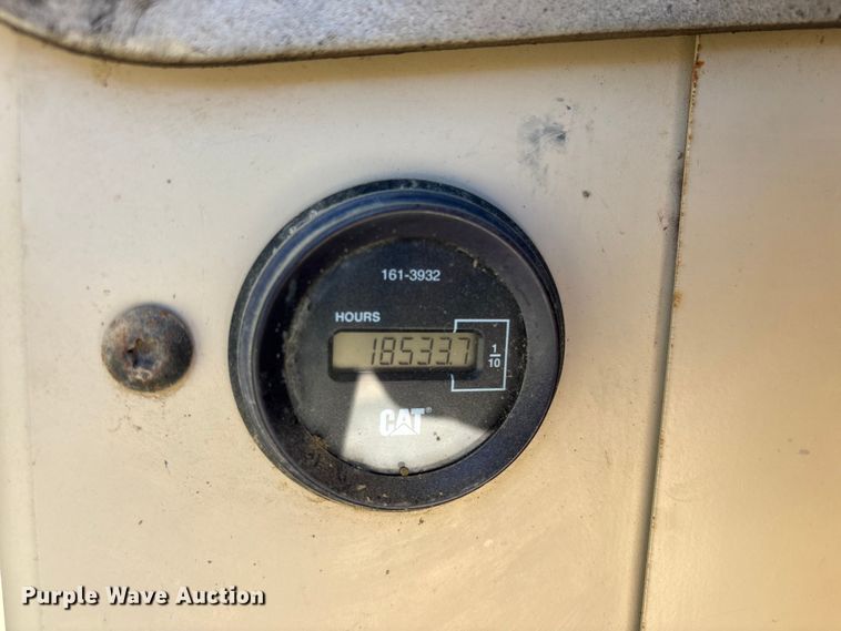 image for item EV2973 1999 Caterpillar 140H motor grader