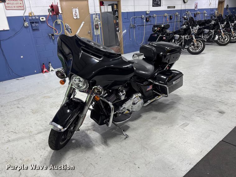 image for item EV2982 2021 Harley-Davidson Police Electra Glide motorcycle