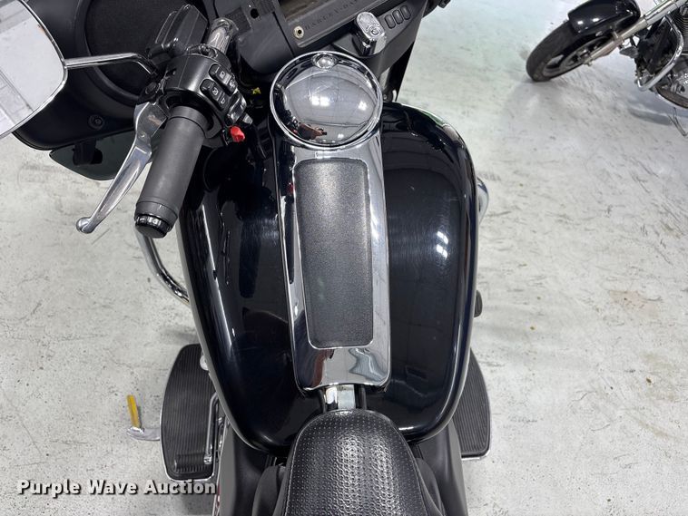 image for item EV2982 2021 Harley-Davidson Police Electra Glide motorcycle