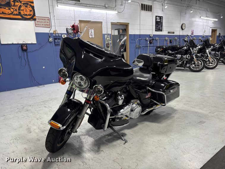 image for item EV2983 2019 Harley-Davidson Police Electra Glide motorcycle