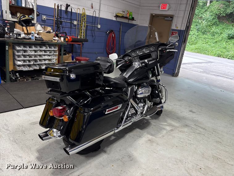 image for item EV2983 2019 Harley-Davidson Police Electra Glide motorcycle