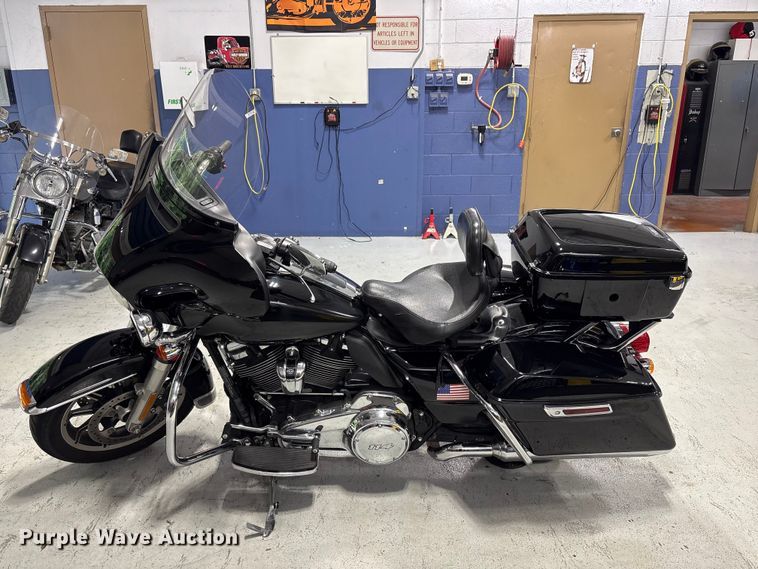 image for item EV2983 2019 Harley-Davidson Police Electra Glide motorcycle