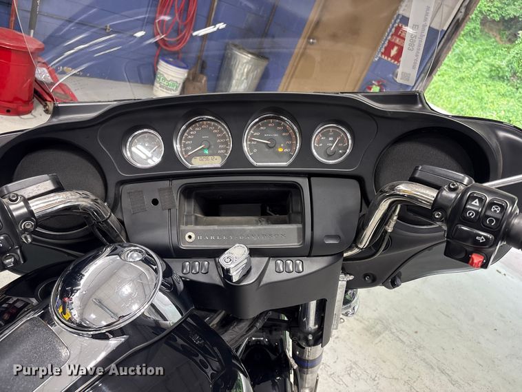 image for item EV2983 2019 Harley-Davidson Police Electra Glide motorcycle