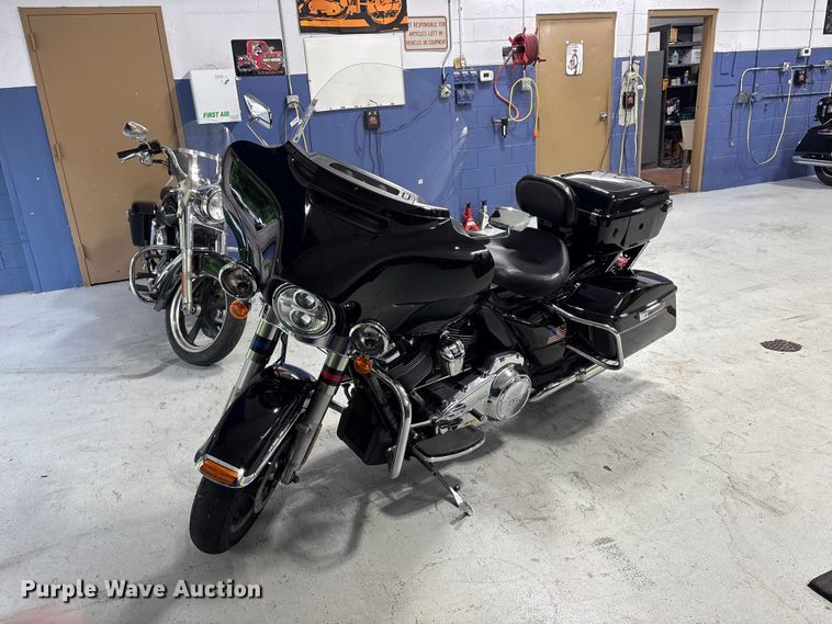 image for item EV2984 2019 Harley-Davidson Police Electra Glide motorcycle