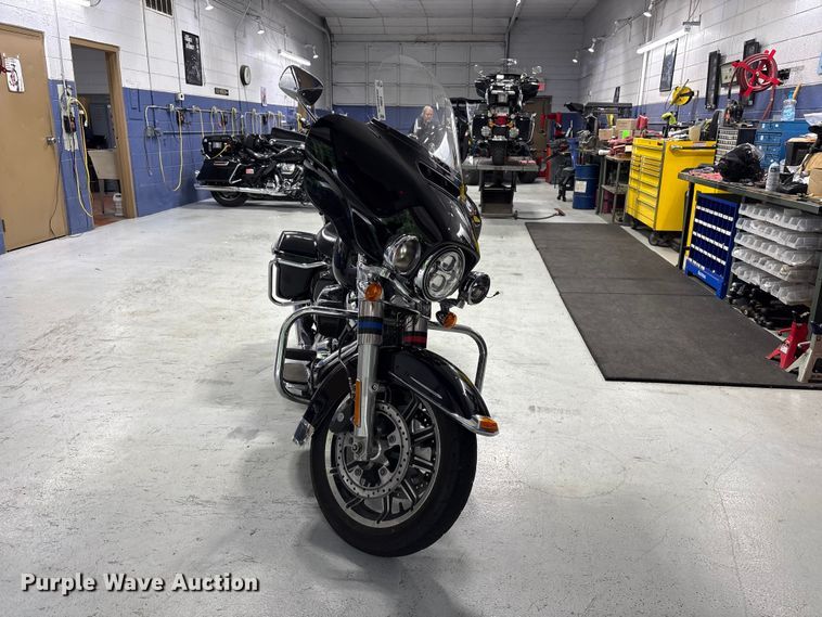 image for item EV2984 2019 Harley-Davidson Police Electra Glide motorcycle