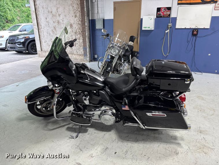 image for item EV2984 2019 Harley-Davidson Police Electra Glide motorcycle