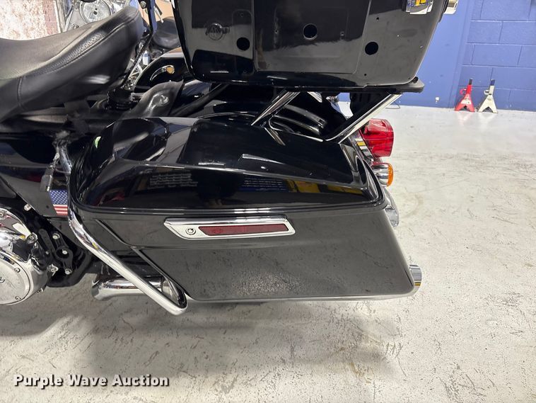 image for item EV2985 2021 Harley-Davidson Police Electra Glide motorcycle