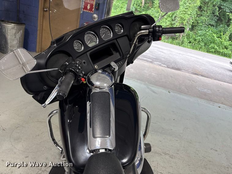 image for item EV2985 2021 Harley-Davidson Police Electra Glide motorcycle