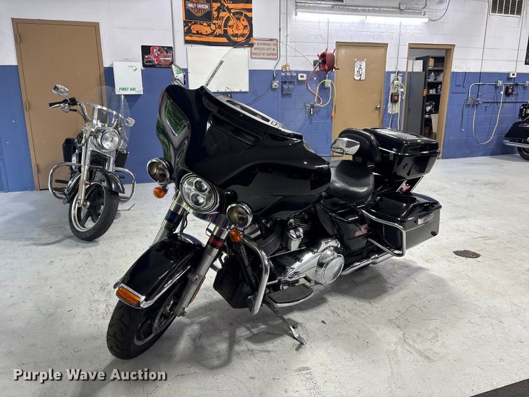 image for item EV2986 2018 Harley-Davidson Police Electra Glide motorcycle