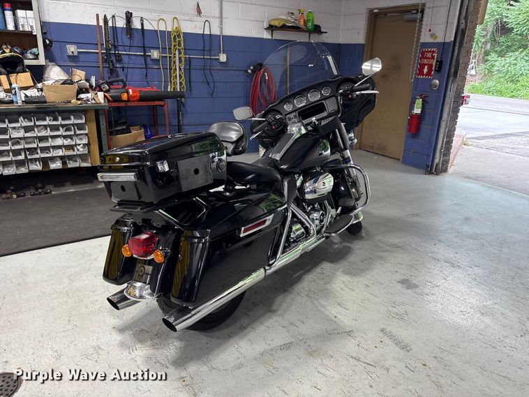 image for item EV2986 2018 Harley-Davidson Police Electra Glide motorcycle