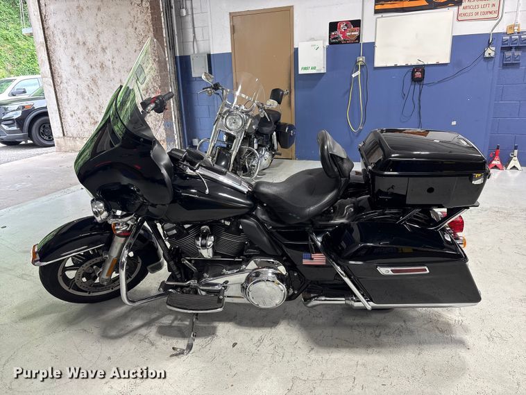 image for item EV2986 2018 Harley-Davidson Police Electra Glide motorcycle