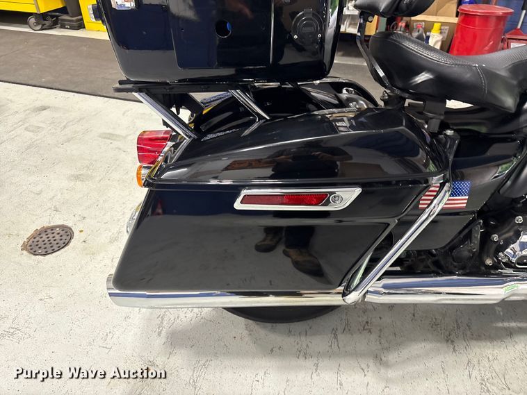image for item EV2986 2018 Harley-Davidson Police Electra Glide motorcycle