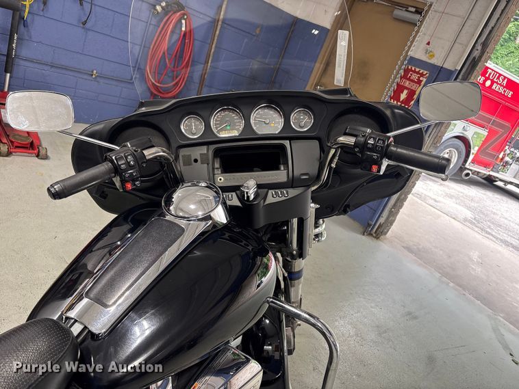 image for item EV2986 2018 Harley-Davidson Police Electra Glide motorcycle