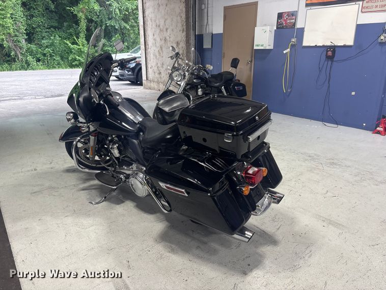 image for item EV2987 2017 Harley-Davidson Police Electra Glide motorcycle