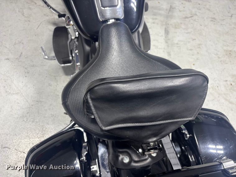 image for item EV2987 2017 Harley-Davidson Police Electra Glide motorcycle