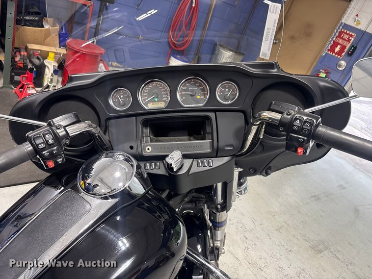 image for item EV2987 2017 Harley-Davidson Police Electra Glide motorcycle