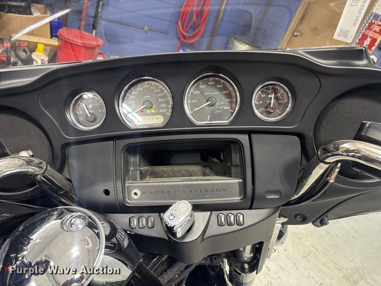 image for item EV2987 2017 Harley-Davidson Police Electra Glide motorcycle