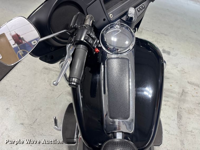 image for item EV2987 2017 Harley-Davidson Police Electra Glide motorcycle