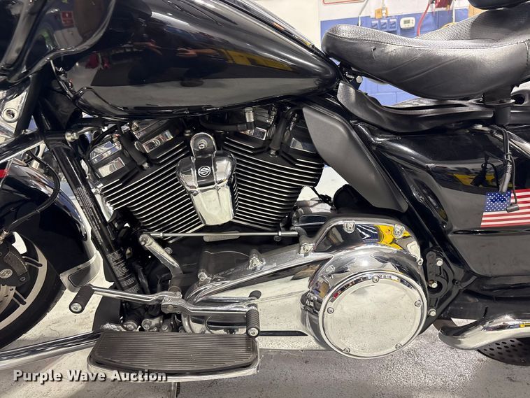 image for item EV2987 2017 Harley-Davidson Police Electra Glide motorcycle