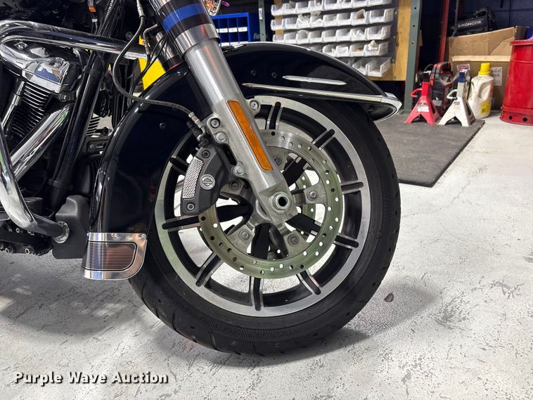 image for item EV2987 2017 Harley-Davidson Police Electra Glide motorcycle