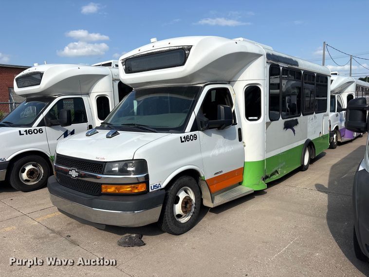 image for item EV2990 2016 Chevrolet Express shuttle bus