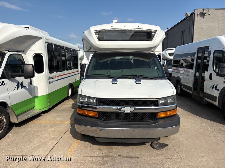 image for item EV2990 2016 Chevrolet Express shuttle bus