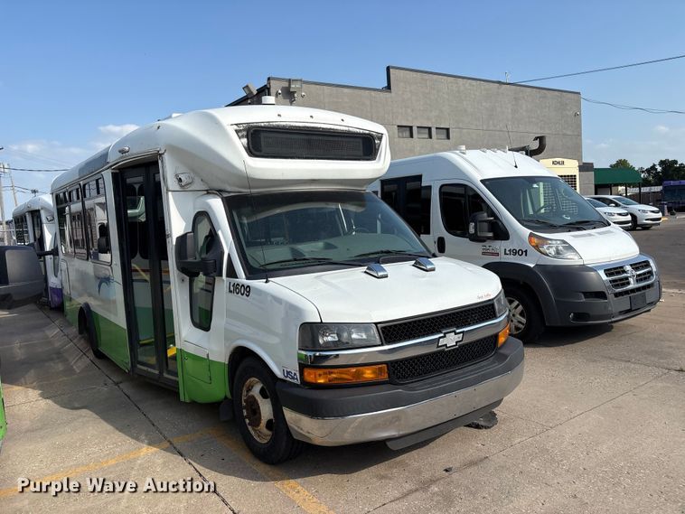 image for item EV2990 2016 Chevrolet Express shuttle bus