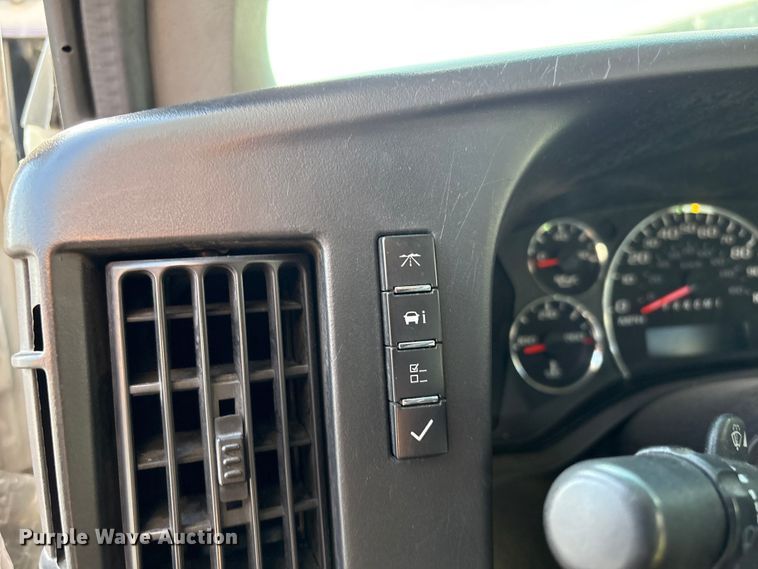 image for item EV2990 2016 Chevrolet Express shuttle bus