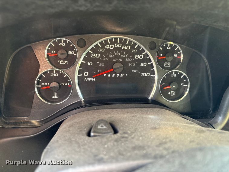 image for item EV2990 2016 Chevrolet Express shuttle bus