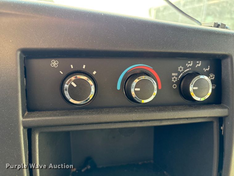 image for item EV2990 2016 Chevrolet Express shuttle bus