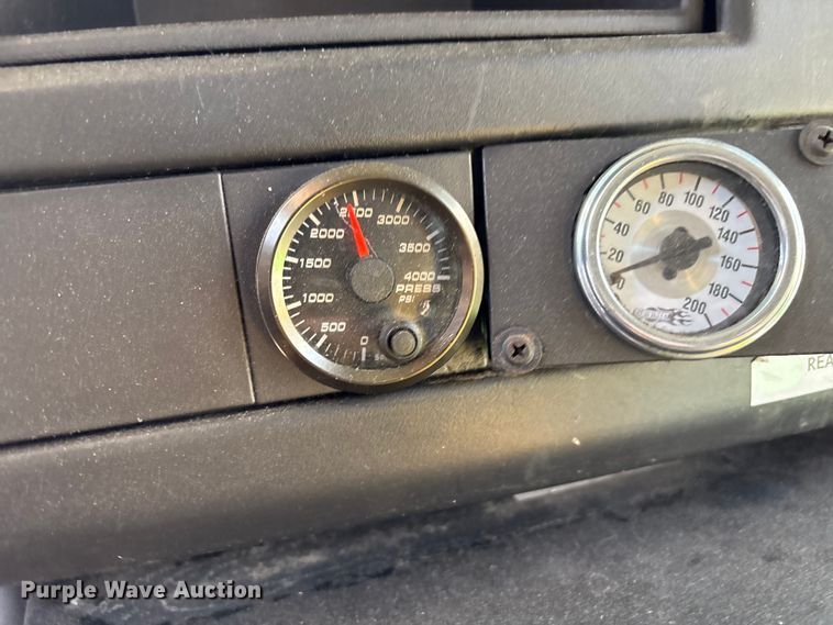 image for item EV2990 2016 Chevrolet Express shuttle bus