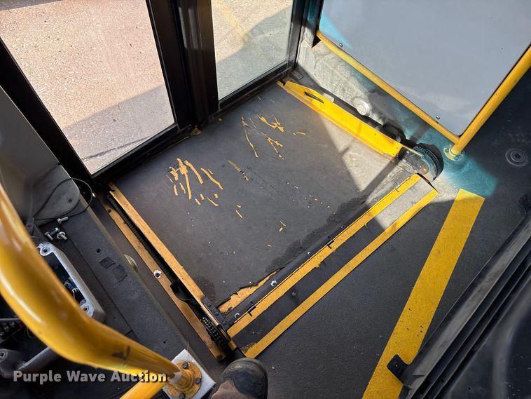 image for item EV2990 2016 Chevrolet Express shuttle bus