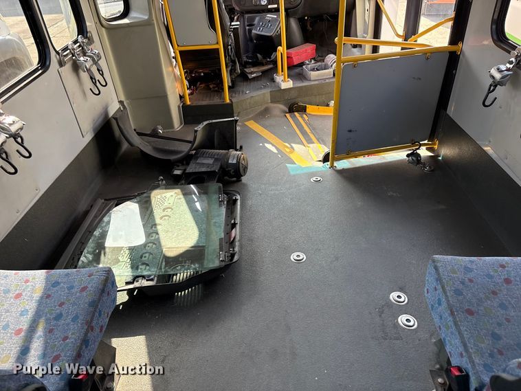 image for item EV2990 2016 Chevrolet Express shuttle bus