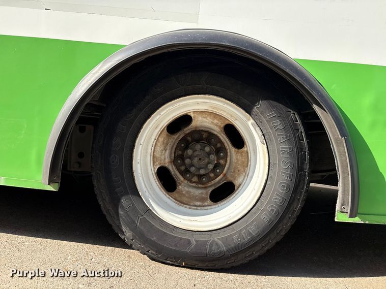 image for item EV2990 2016 Chevrolet Express shuttle bus