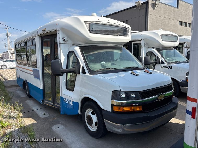 image for item EV2991 2016 Chevrolet Express shuttle bus
