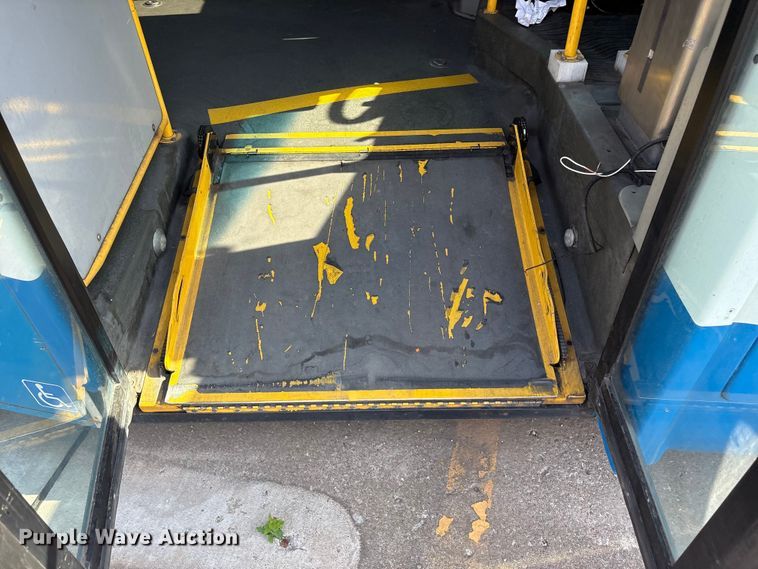 image for item EV2991 2016 Chevrolet Express shuttle bus