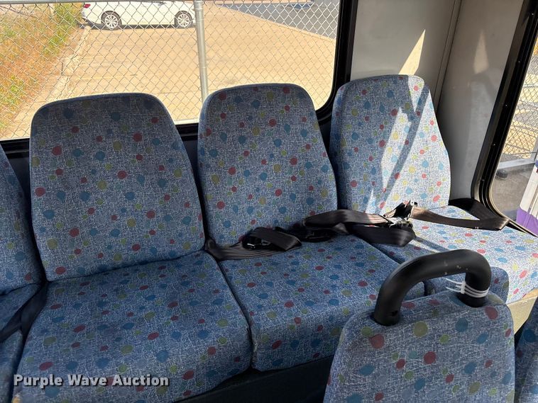 image for item EV2991 2016 Chevrolet Express shuttle bus