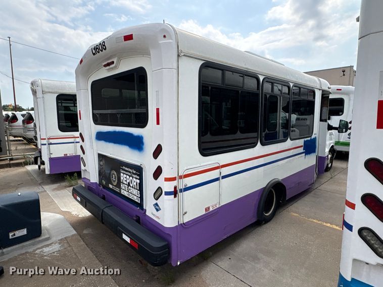 image for item EV2992 2016 Chevrolet Express shuttle bus