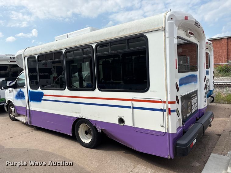 image for item EV2992 2016 Chevrolet Express shuttle bus