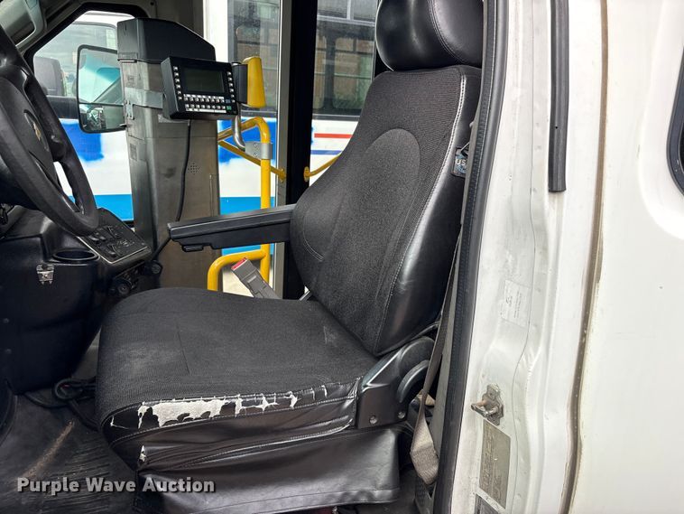 image for item EV2992 2016 Chevrolet Express shuttle bus