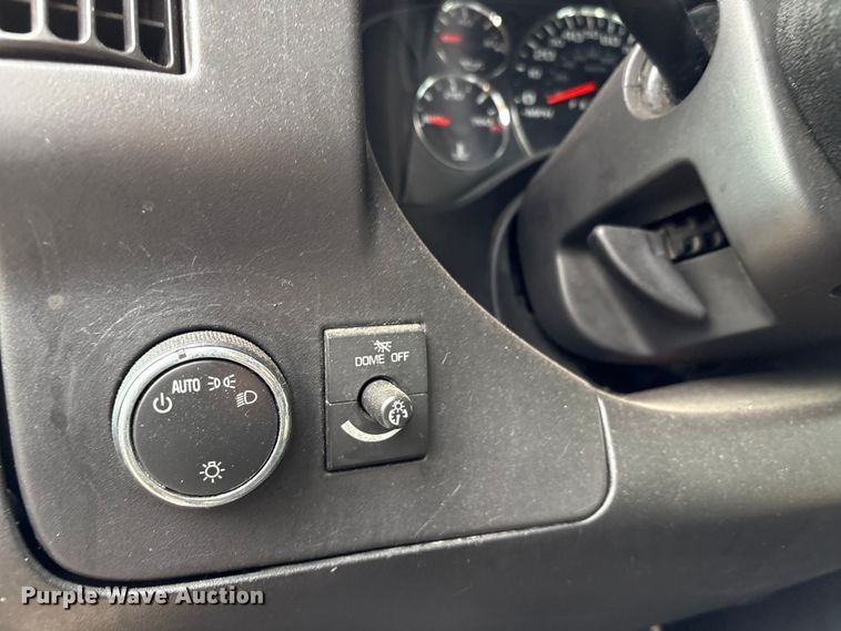image for item EV2992 2016 Chevrolet Express shuttle bus