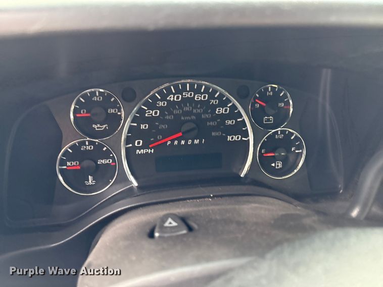 image for item EV2992 2016 Chevrolet Express shuttle bus