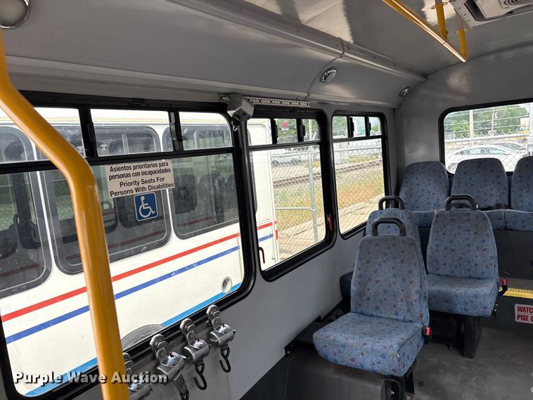 image for item EV2992 2016 Chevrolet Express shuttle bus