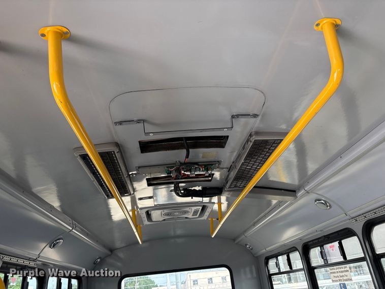 image for item EV2992 2016 Chevrolet Express shuttle bus