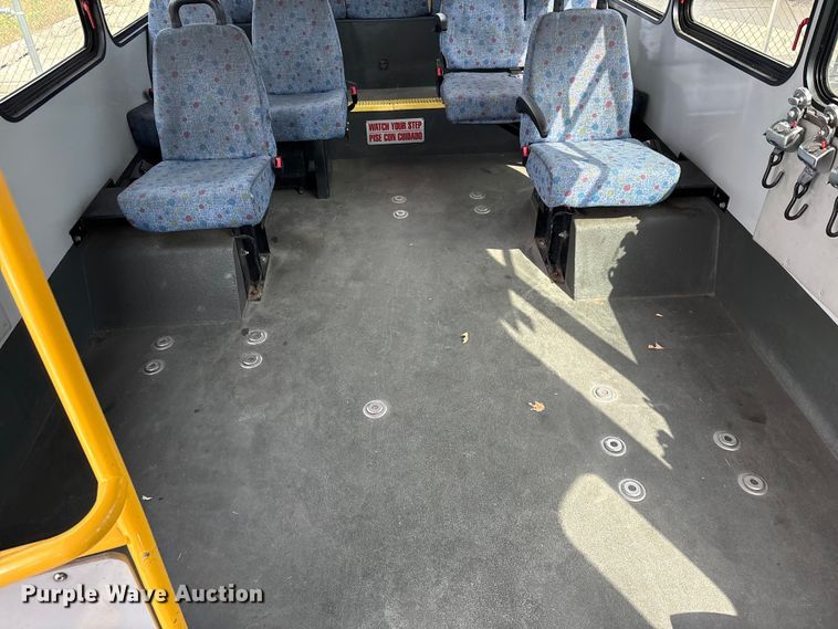 image for item EV2992 2016 Chevrolet Express shuttle bus