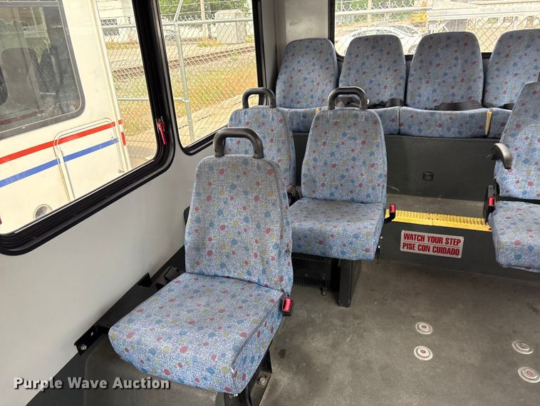 image for item EV2992 2016 Chevrolet Express shuttle bus