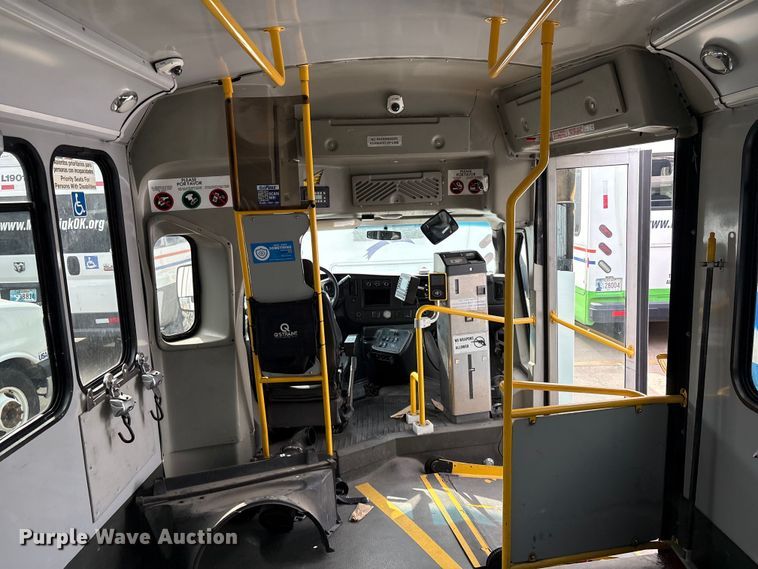 image for item EV2992 2016 Chevrolet Express shuttle bus